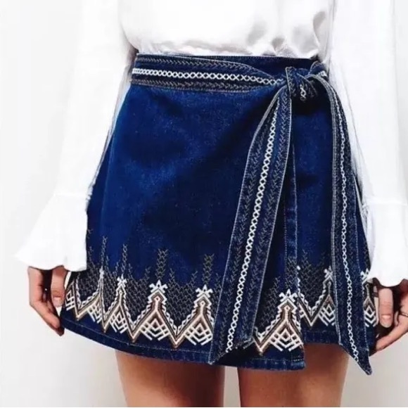Free People Dresses & Skirts - FREE PEOPLE denim wrap skirt with embroidered details 4